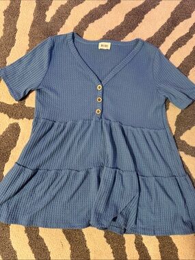 BiBi Dusty Blue Short Sleeve Tiered V-Neck Tunic